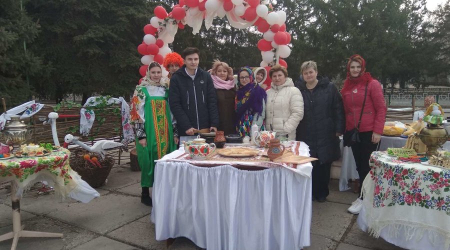 Фестиваль “Масленица” на центральной площади города.